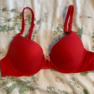 NEVER WORN Body by Victoria Perfect Shape Bra